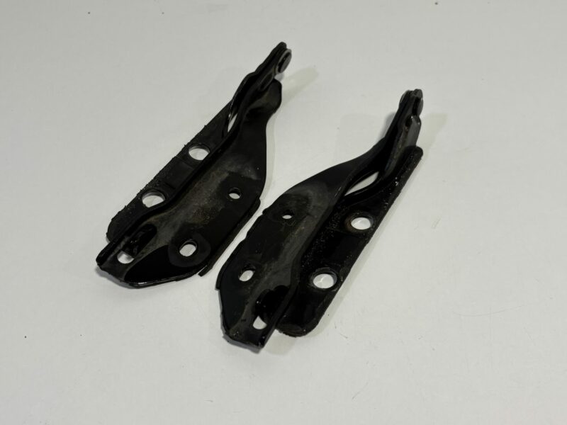 R32 Bonnet Hinges Pair