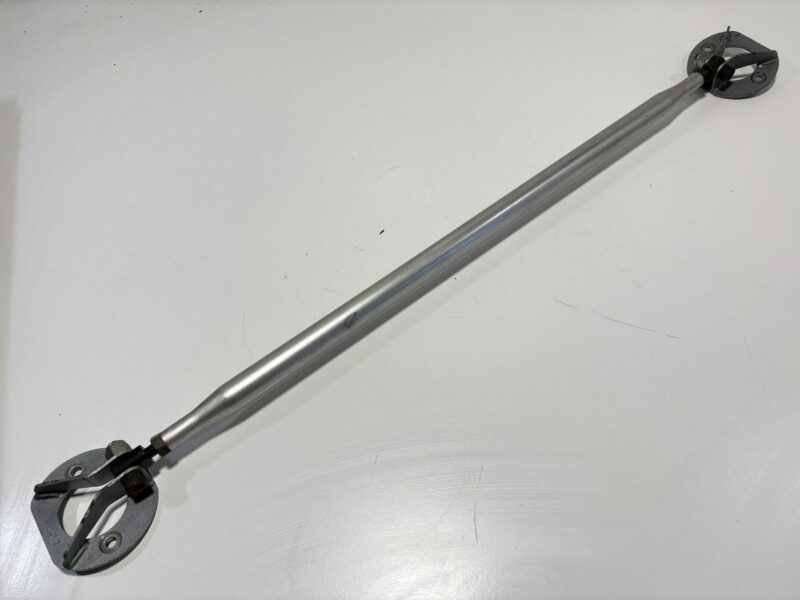 Nismo Rear Strut Brace R32