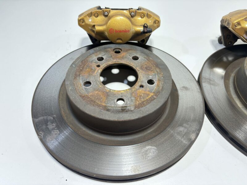 Brembo R34 GTR Vspec II Rear Brake Calipers and Rotors 322mm - Image 2