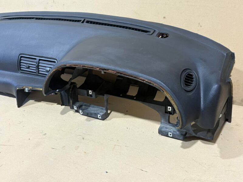 Nissan Skyline R32 Dash Pad - Image 5