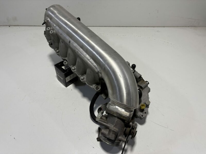 APG Forward Facing Intake Manifold with Bosch 2200cc Injectors RB25 - Image 5