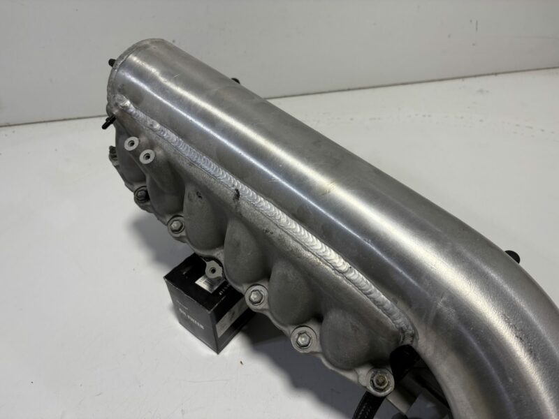 APG Forward Facing Intake Manifold with Bosch 2200cc Injectors RB25 - Image 8