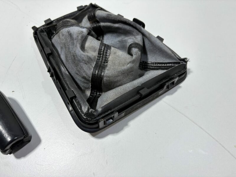 R32 Shifter Boot and Surround with Gear Knob - Image 3