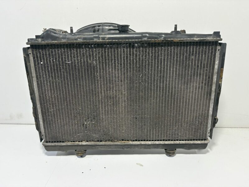R32 GTR Radiator and Shroud with Fan - Image 3