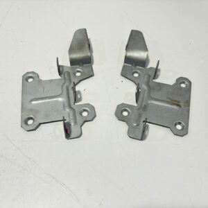 R32 Radio Stereo Brackets