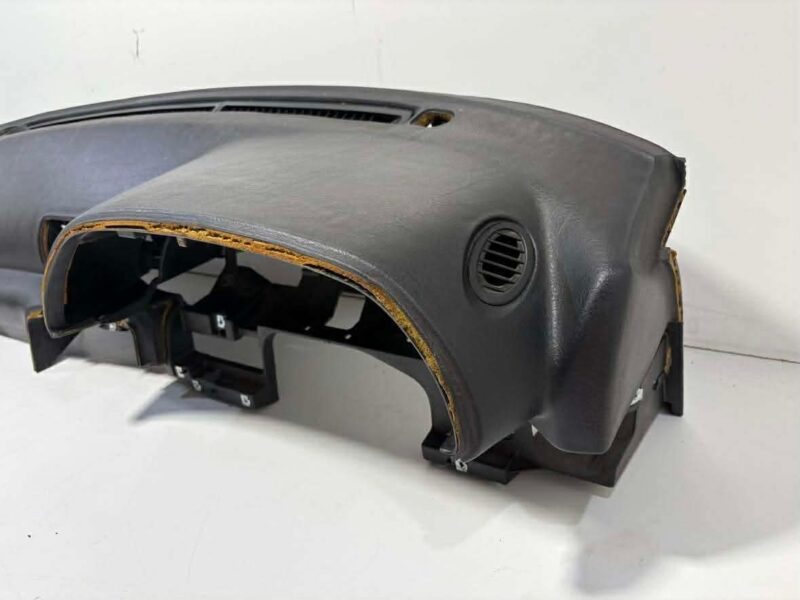 Nissan Skyline R32 Dash Pad - Image 6