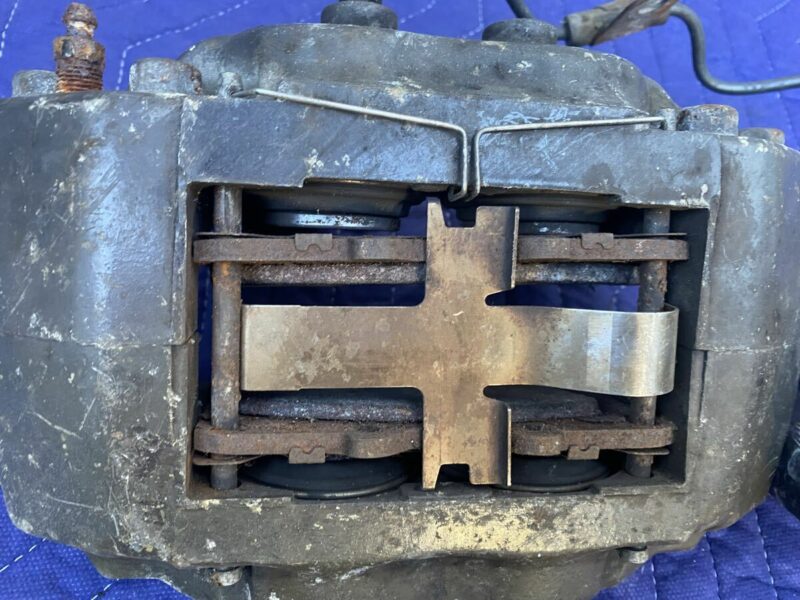 R32 GTR Front and Rear Brake Calipers - Image 3