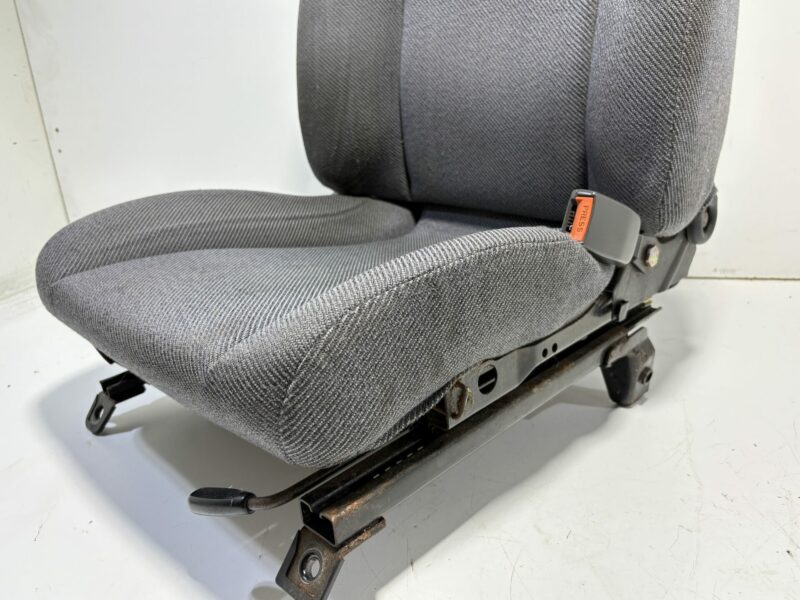 R32 GTST Front Seats Pair Sedan - Image 7