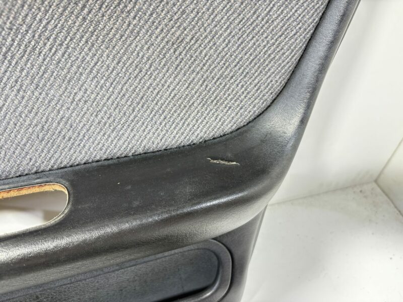 R32 Sedan Door Trims Full Set - Image 7