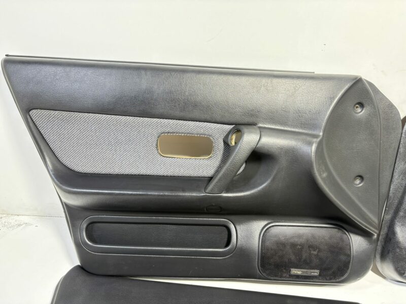 R32 Sedan Door Trims Full Set - Image 6