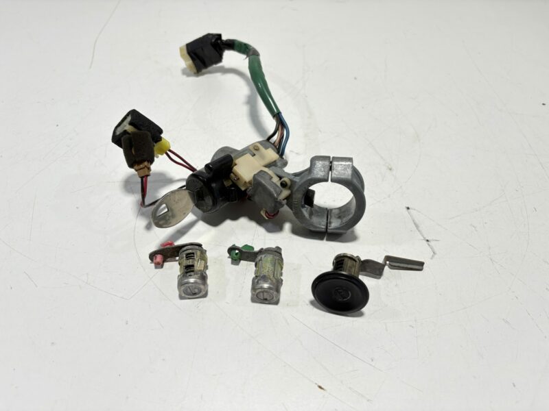 R32 Ignition Barrel and Lock Set with Key - Image 3