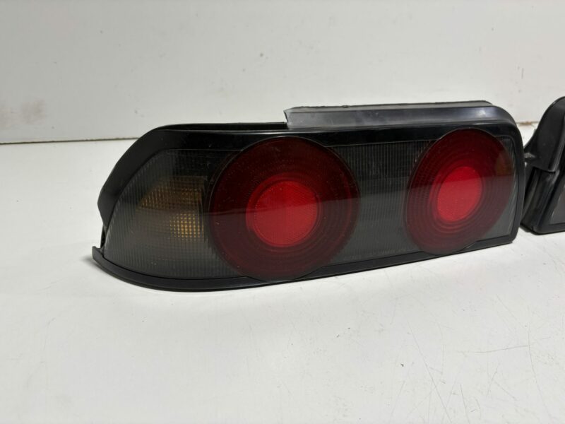 R32 Sedan Tail Lights Pair - Image 3
