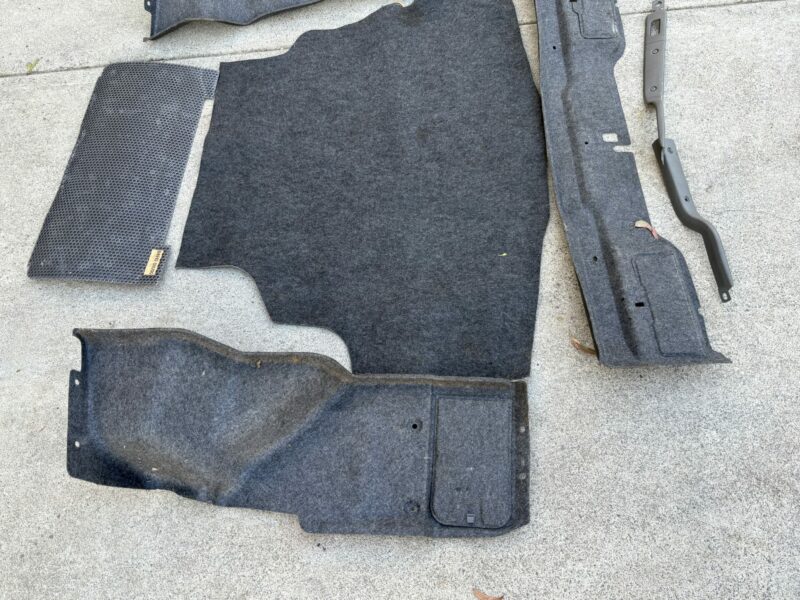 R32 Sedan Complete Boot Trim - Image 3