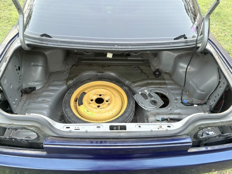 1989 R32 4 Door Sedan Rolling Shell - Image 8