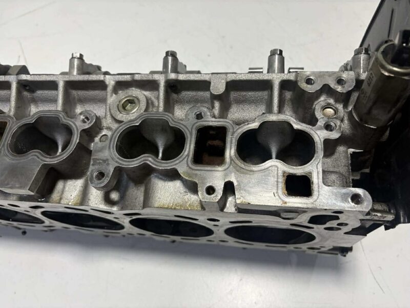 RB25DET Cylinder Head Complete - Image 5