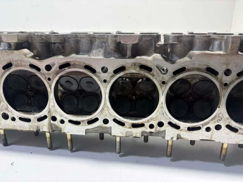 RB25DET Cylinder Head Complete - Image 8