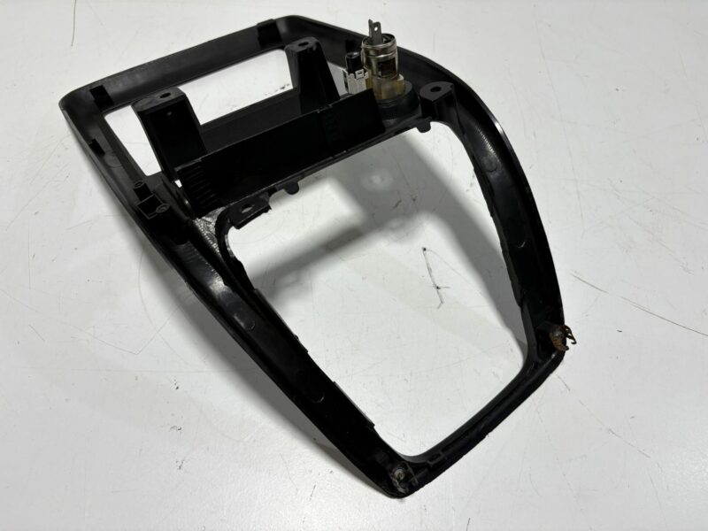 R32 Smooth Stereo Surround Early Model - Image 3