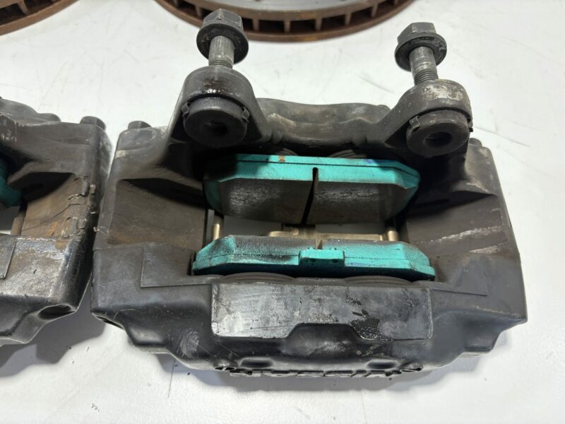 R32 GTR Front Brake Caliper and Rotors Pair - Image 5
