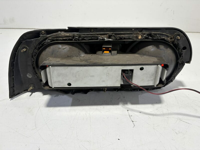 R32 Coupe Tail Lights Pair - Image 3
