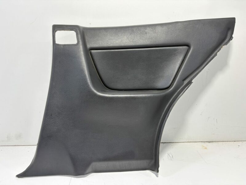 R32 Rear Lower Trim Pair - Image 3