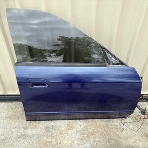 R32 Sedan Drivers Front Door Complete
