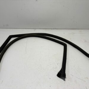 R32 Coupe Window Rubbers Seals Pair