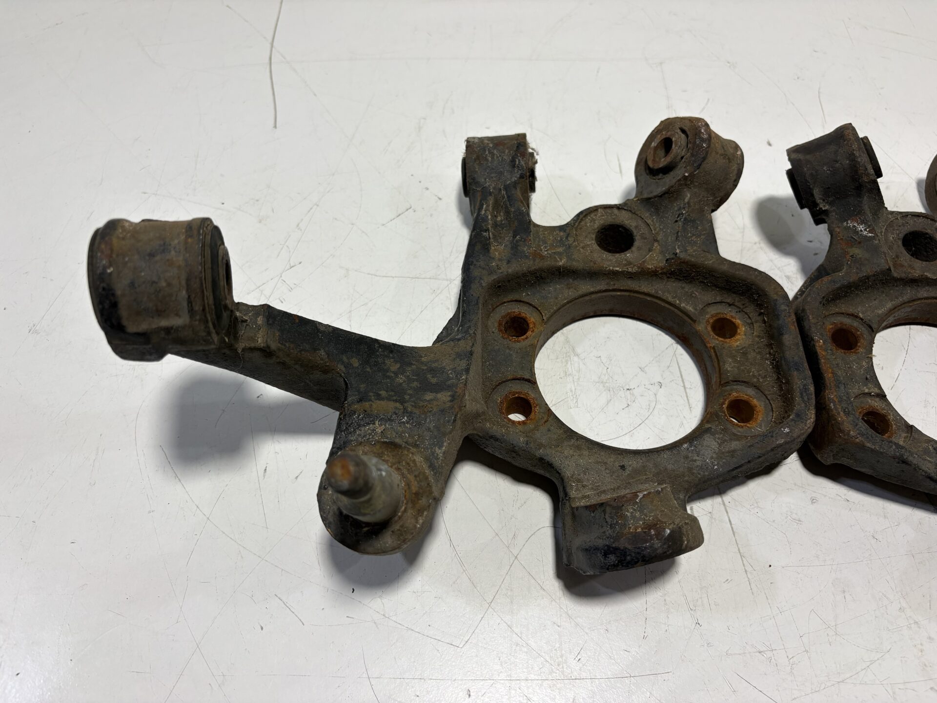 R33 GTST Rear Knuckles Pair - Image 2