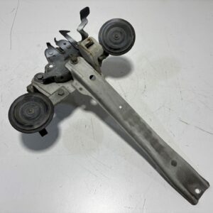 R32 GTR Bonnet Latch And Support
