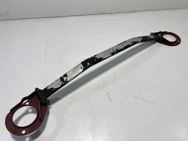 Nismo Front Strut Brace with Brake Master Stopper R32 GTR - Image 4