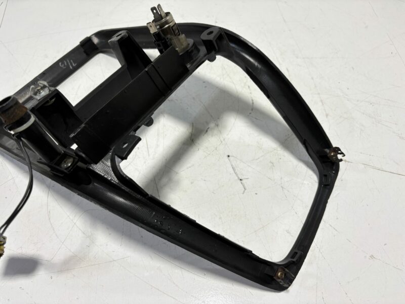 R32 Textured Stereo Surround Late Model - Image 3