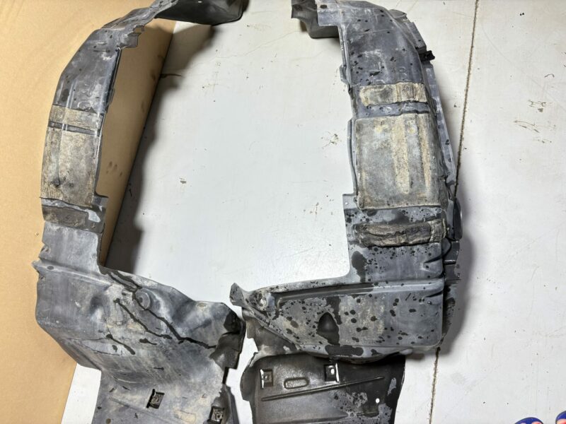 R32 GTR Front Guard Liners - Image 4