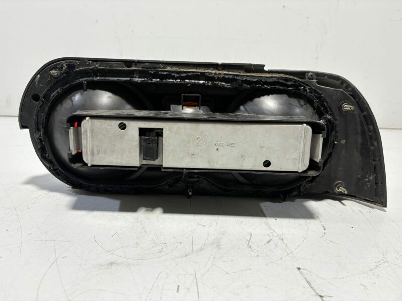 R32 Coupe Tail Lights Pair - Image 4