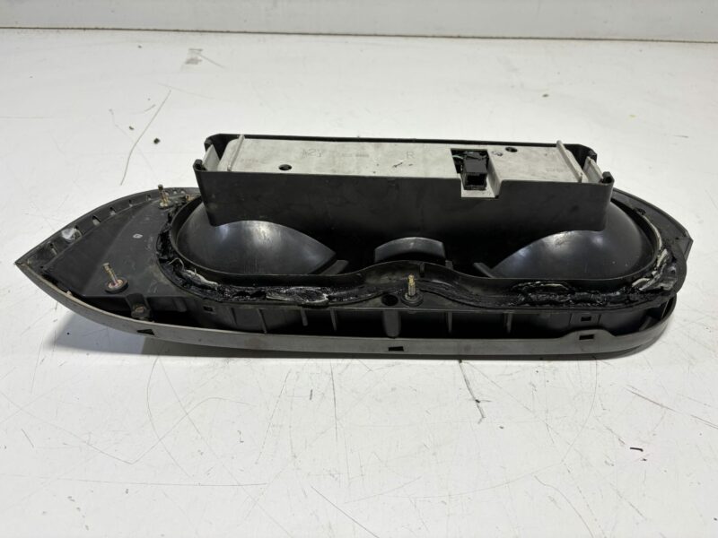 R32 Coupe Tail Lights Pair - Image 3