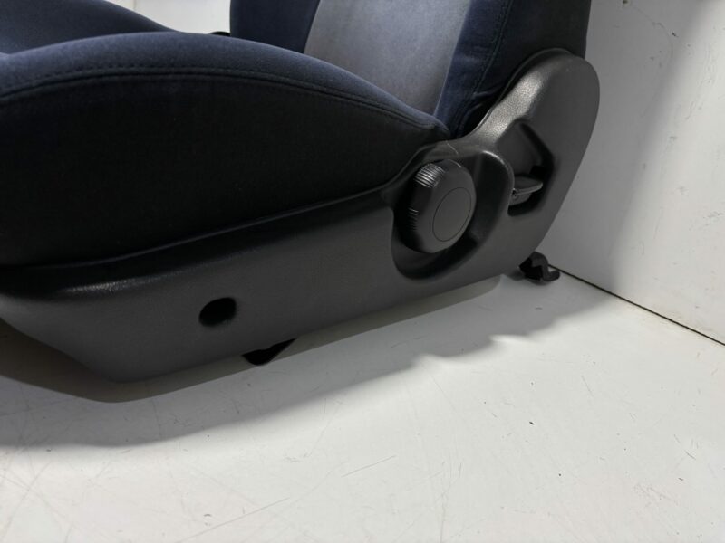 R32 GTR Passenger Seat - Image 4