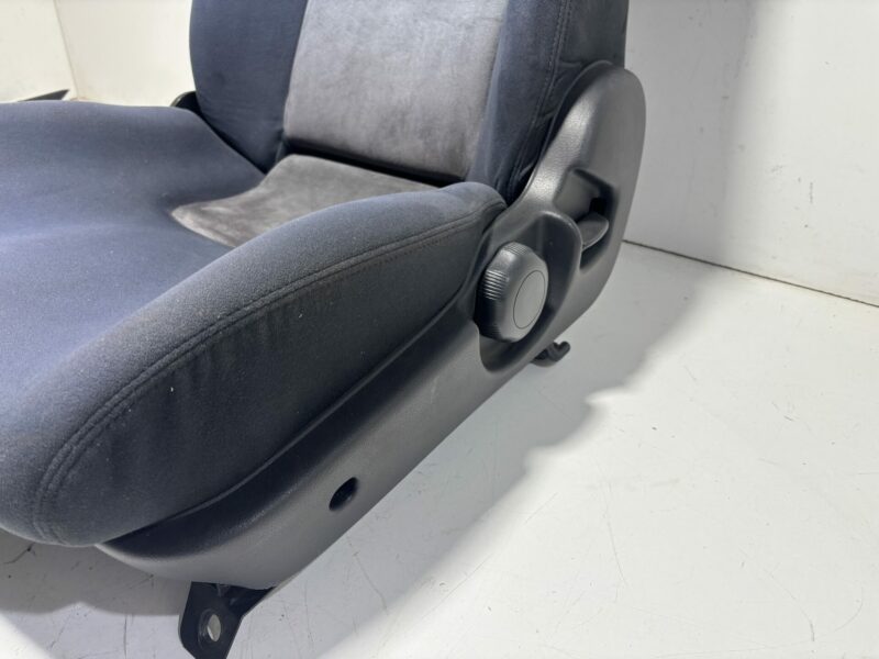 R32 GTR Passenger Seat - Image 5