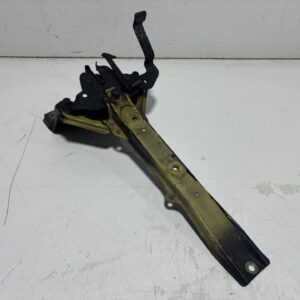 R34 GTT Bonnet Latch And Support