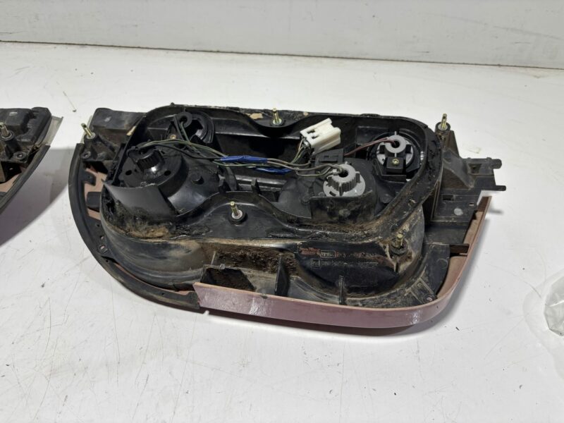 Genuine R33 GTR Series 3 Tail Lights Pair - Image 4