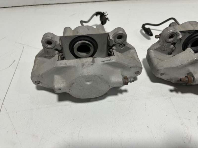 R33 GTR Brembo Rear Brake Calipers - Image 3