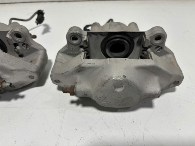 R33 GTR Brembo Rear Brake Calipers - Image 4