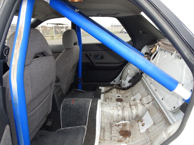 Wrecking 1990 Nissan R32 GTS4 Sedan RB20DET - Image 19