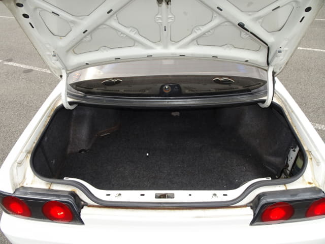 Wrecking 1990 Nissan R32 GTS4 Sedan RB20DET - Image 24