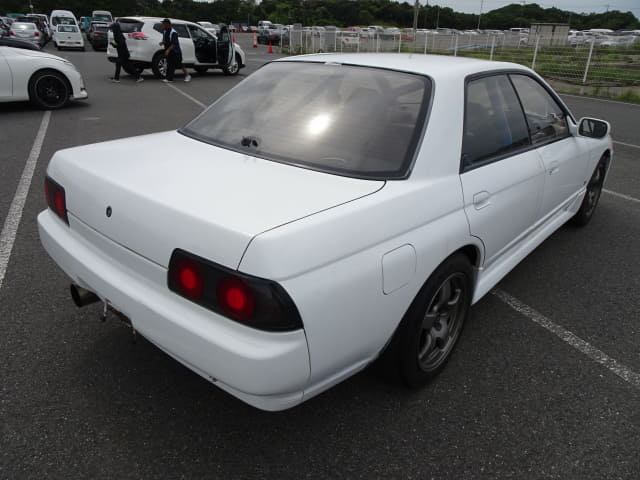 Wrecking 1990 Nissan R32 GTS4 Sedan RB20DET - Image 5
