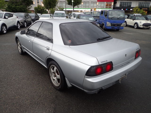 Wrecking 1991 Nissan R32 GTST Sedan RB20DET - Image 3