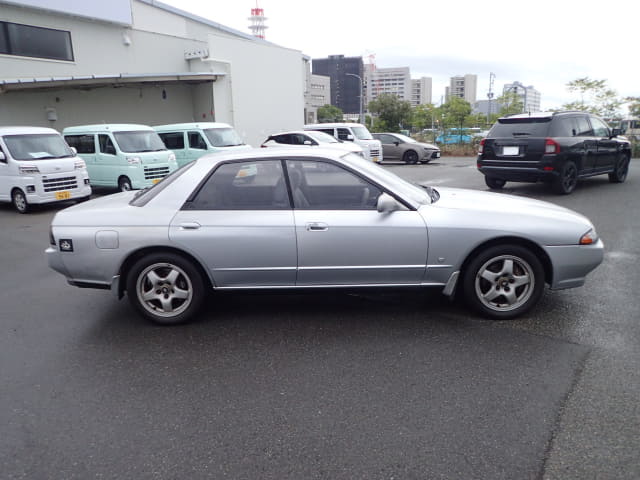 Wrecking 1991 Nissan R32 GTST Sedan RB20DET - Image 6